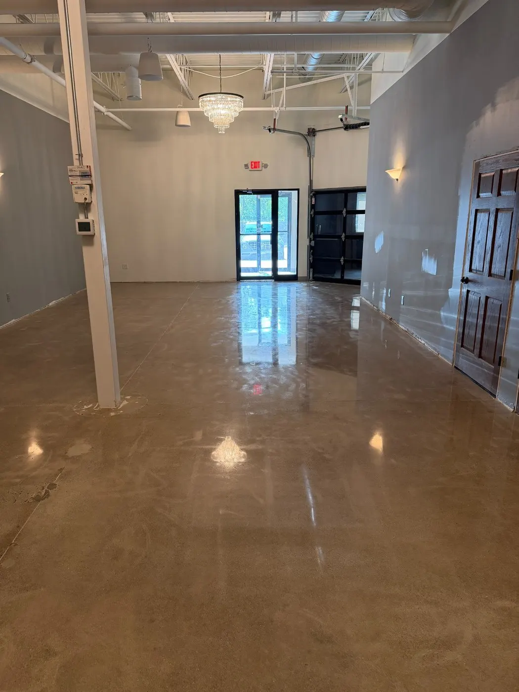 Polished concrete floor by E&M Coatings